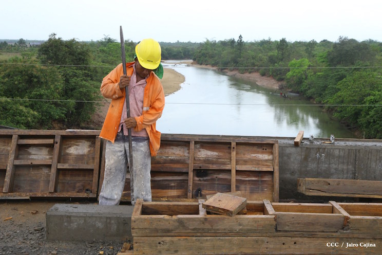 Gobierno Sandinista avanza construcci&oacute;n de v&iacute;as de acceso a Puerto Cabezas en el Caribe Norte